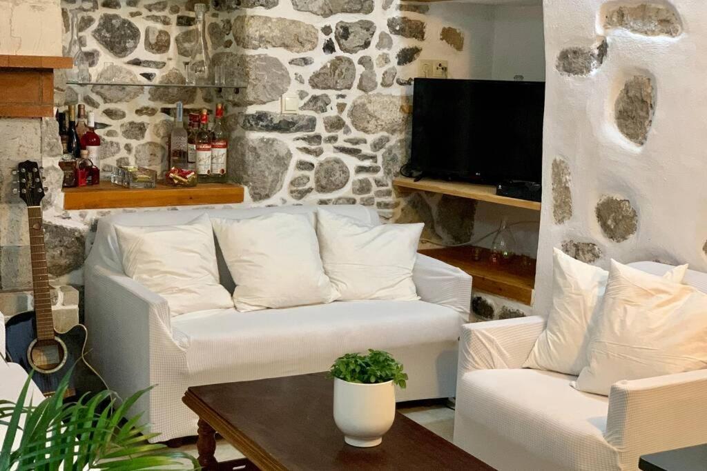 Апартаменты Lava House Mandraki  Экстерьер фото