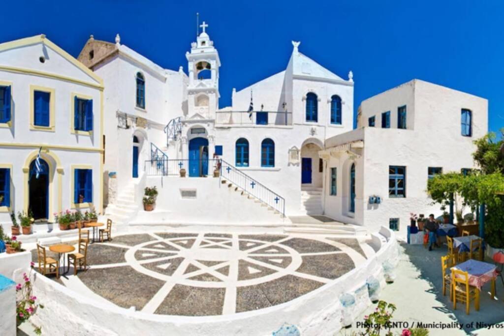Апартаменты Lava House Mandraki  Экстерьер фото